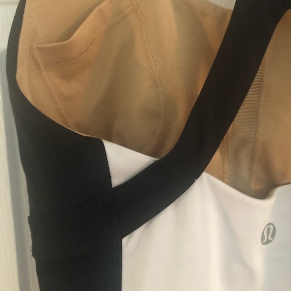NWOT Lululemon Athletica size 0 Black and  White tank - Picture 7 of 12